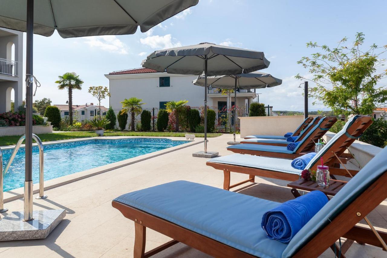 מאלינסקה Deluxe Apartments Vila Carissa מראה חיצוני תמונה