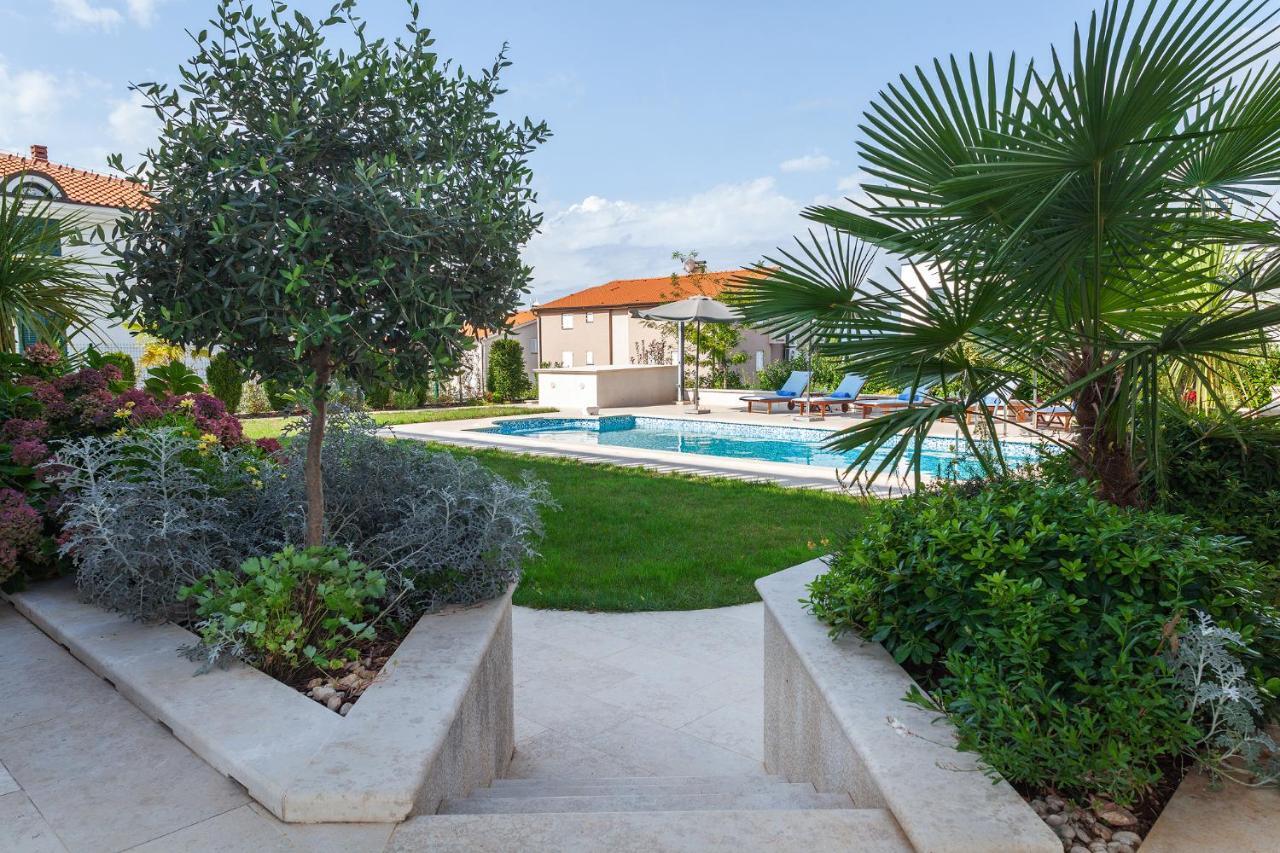 מאלינסקה Deluxe Apartments Vila Carissa מראה חיצוני תמונה